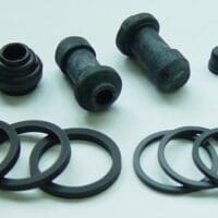 1023561-1-800Wx800H TOURMAX Remklauw keerring set voorzijde Honda