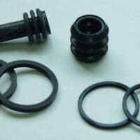1023595-1-800Wx800H TOURMAX Remklauw keerring set voorzijde Suzuki GS500/VZ800 Marauder/XF650 Freewind
