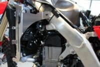 1053148-3-800Wx800H AXP Aluminium radiateurbeschermer - Honda CRF450L