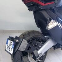 1061132-1-800Wx800H ACCESS DESIGN kentekenplaathouder ''over het wiel'' zwart Honda X-ADV