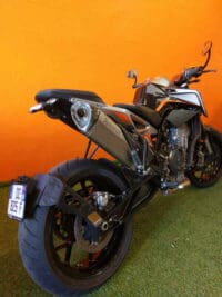1061138-9-800Wx800H ACCESS DESIGN kentekenplaathouder ''over het wiel'' zwart KTM Duke 790/890