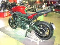 1061146-6-800Wx800H Verplaatste ACCESS DESIGN kentekenhouder, zwart, met plaat over het wiel Yamaha MT-09