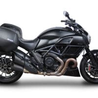 1062213-1-800Wx800H SHAD 3P System zijkofferrek Ducati