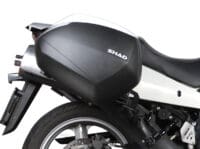 1062585-3-800Wx800H SHAD 3P System zijkofferrek Suzuki