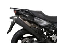 1062588-4-800Wx800H SHAD 3P System zijkofferrek Suzuki