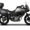 1062588-8-800Wx800H SHAD 3P System zijkofferrek Suzuki