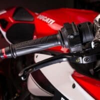 1071355-1-800Wx800H LIGHTECH inklapbare/verstelbare Alien remhendel aluminium zwarte rubber inzetstukken - LEVD124K Kawasaki ZX10R
