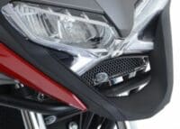 1088096001-2-800Wx800H R&G RACING Radiateurbeschermer - Titanium