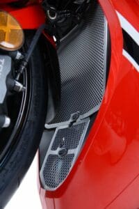 1088131001-2-800Wx800H R&G RACING Radiateurbeschermer - Aluminium