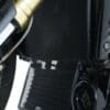 1088147001-7-800Wx800H R&G RACING Radiateurbeschermer - Aluminium