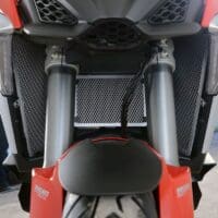 1113754003-1-800Wx800H R&G RACING Radiateurbeschermer