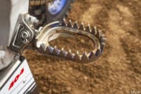 800Wx800H-1057271-2 SCAR voetsteun antimodder titanium