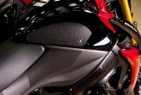 800Wx800H-1129274001-2 R&G RACING Eazi-Grip Pro Tank tractie grepen